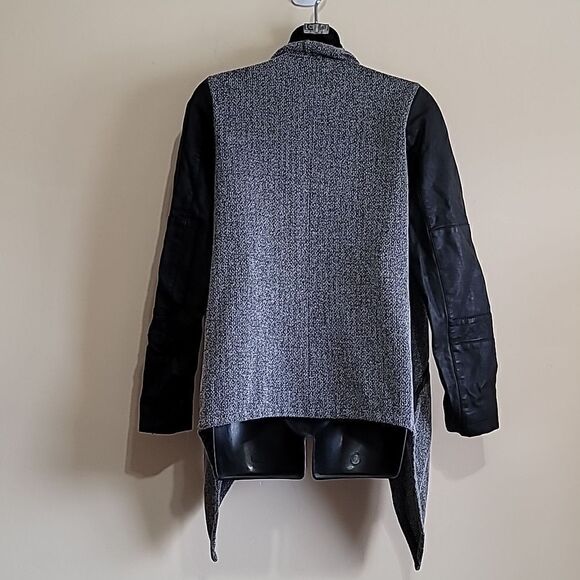 KIIND OF Gray  Women's Jacket with Faux Leather Sleeve Sz Medium - Picture 2 of 9